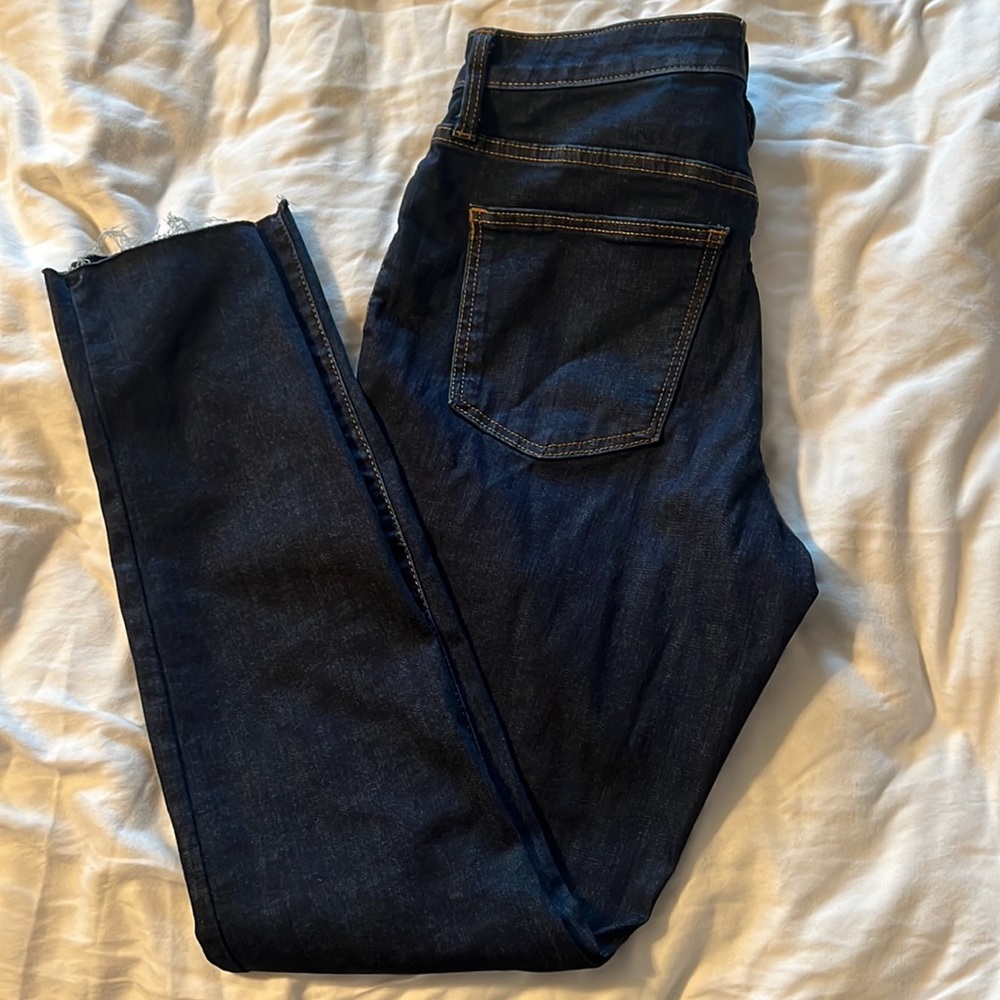 Universal thread size 8/29 skinny jeans